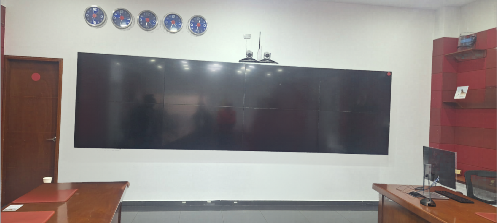 Resultado: sala de juntas con videowall integrado